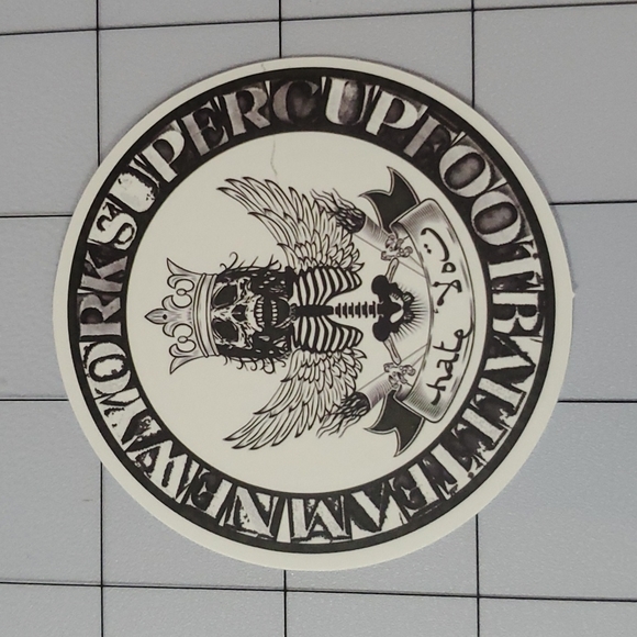 Skull Sticker - Picture 1 of 3